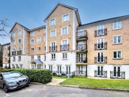 2 Bedroom Apartment, Close East Cliff, Bournemouth * Great Rental Apartment *