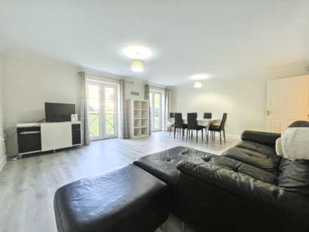 Close East Cliff, Bournemouth * Great Rental Apartment *, Image 3