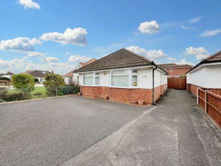 2 Bedroom Detached Bungalow, Near Castlepoint/ Throop , Bournemouth