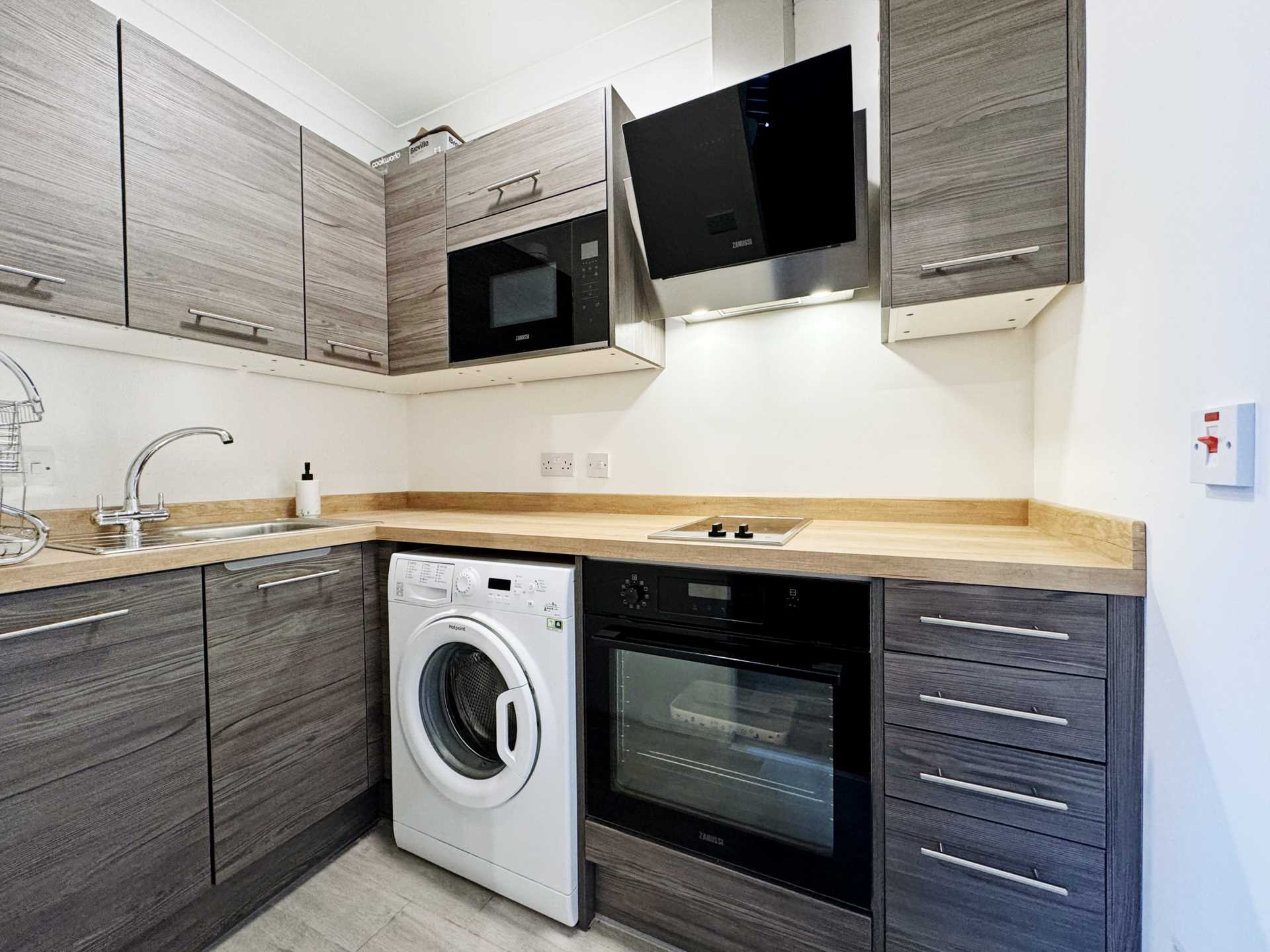 Modern Studio! Terrace Road, Bournemouth, Image 2