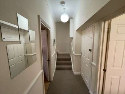 Town Centre - Extended Lease!, Image 10