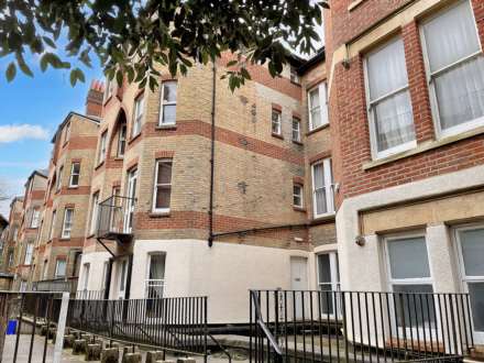 Town Centre - Extended Lease!, Image 12