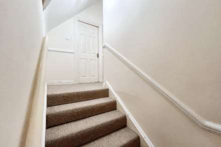 Town Centre - Extended Lease!, Image 7