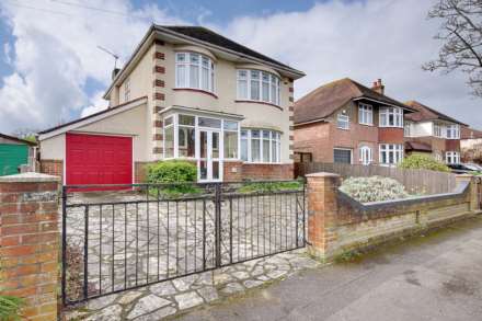 4 Bedroom Detached, Warnford Road, Bournemouth