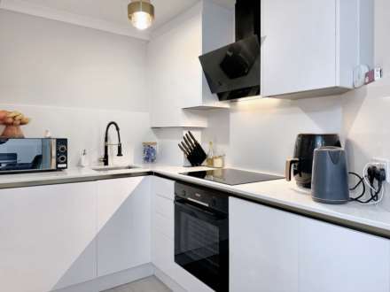 Holdenhurst Road, Bournemouth, Image 3