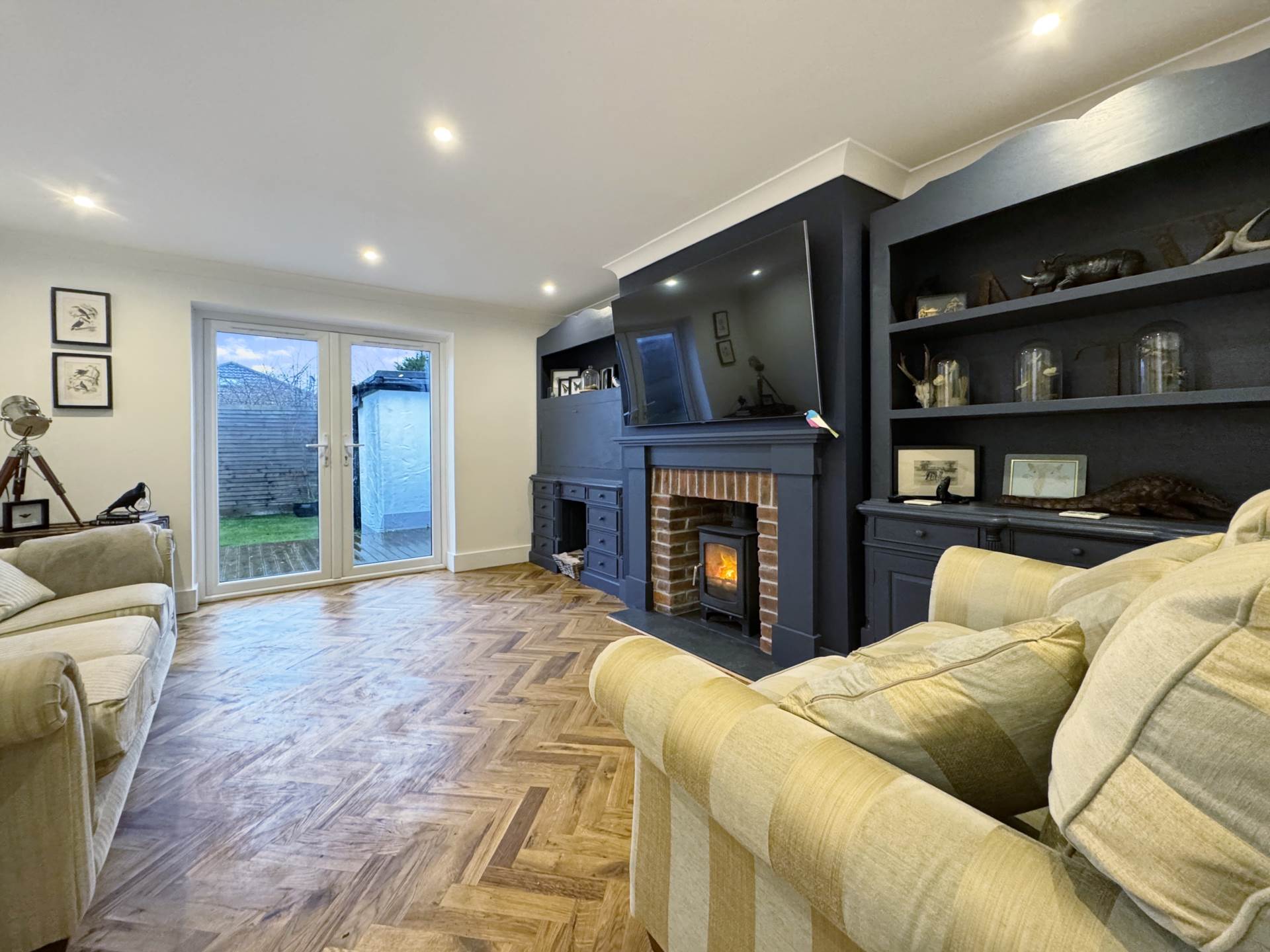 Evershot Road, Bournemouth, Opposite Castlepoint!, Image 2