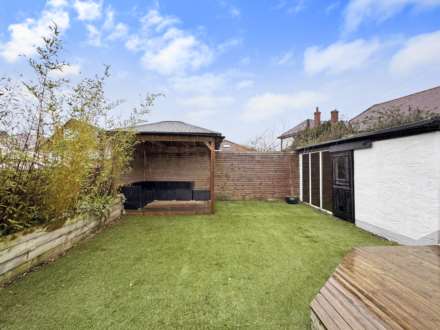 Evershot Road, Bournemouth, Opposite Castlepoint!, Image 11