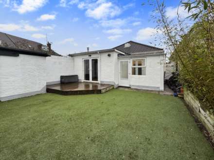 Evershot Road, Bournemouth, Opposite Castlepoint!, Image 12