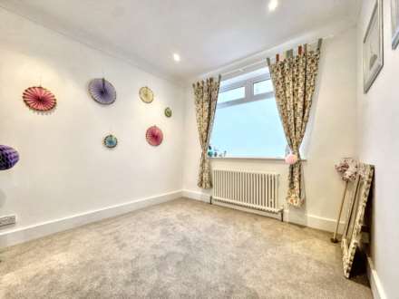 Evershot Road, Bournemouth, Opposite Castlepoint!, Image 16