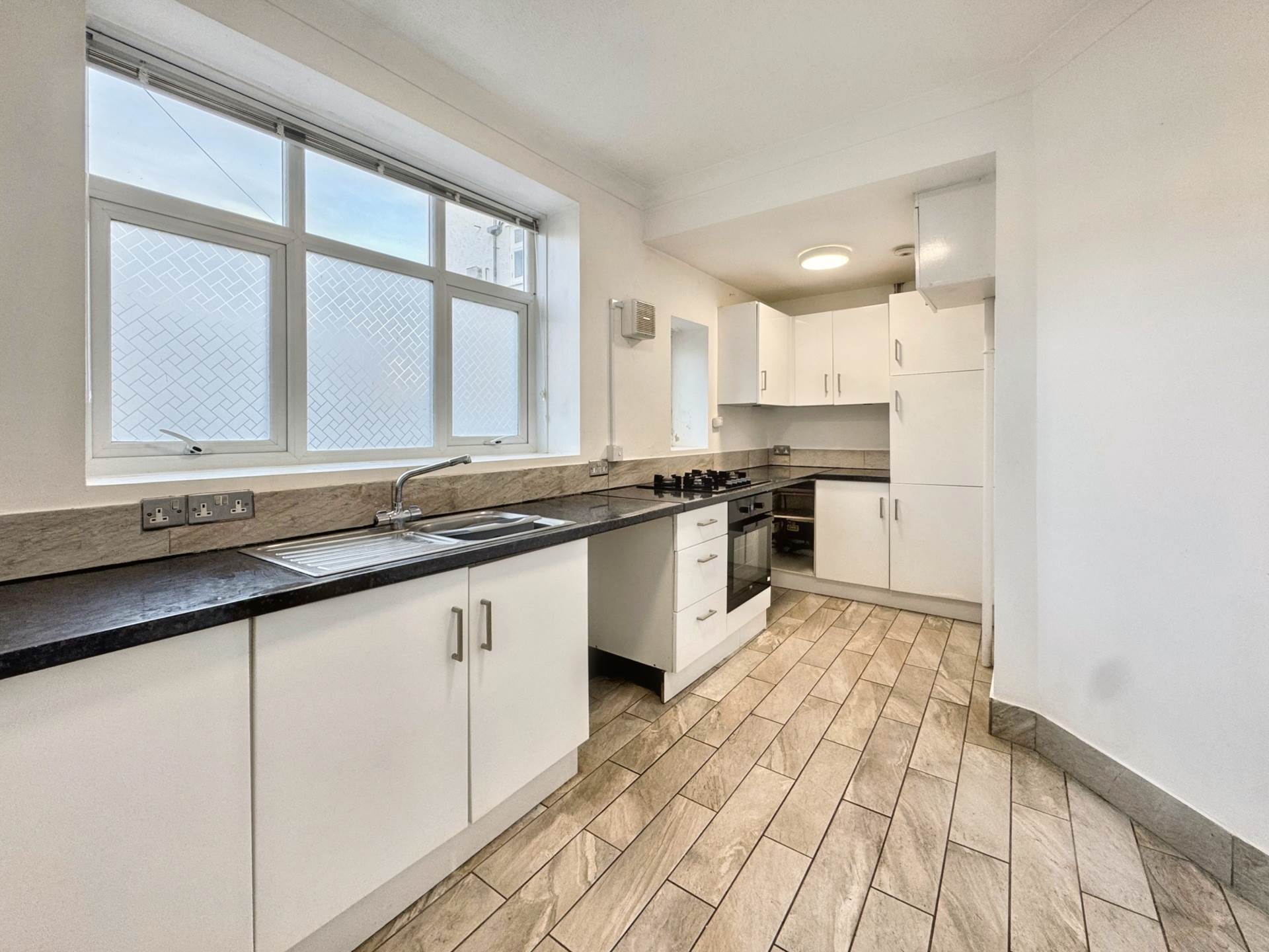 Southbourne * Close to Beach*, Image 3