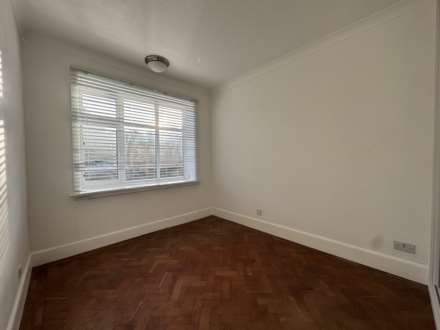 Southbourne * Close to Beach*, Image 4