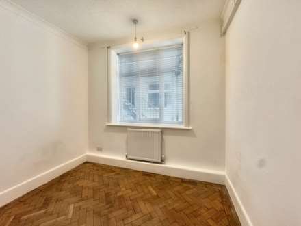 Southbourne * Close to Beach*, Image 7