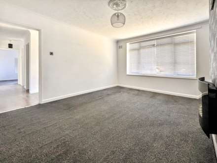 Fernheath Close, Bournemouth, Image 11