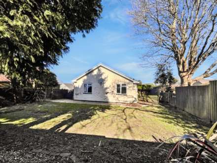 Fernheath Close, Bournemouth, Image 16