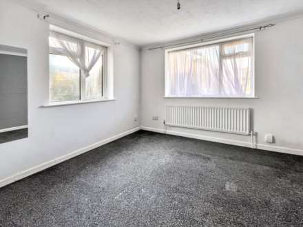 Fernheath Close, Bournemouth, Image 4