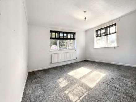 Fernheath Close, Bournemouth, Image 5