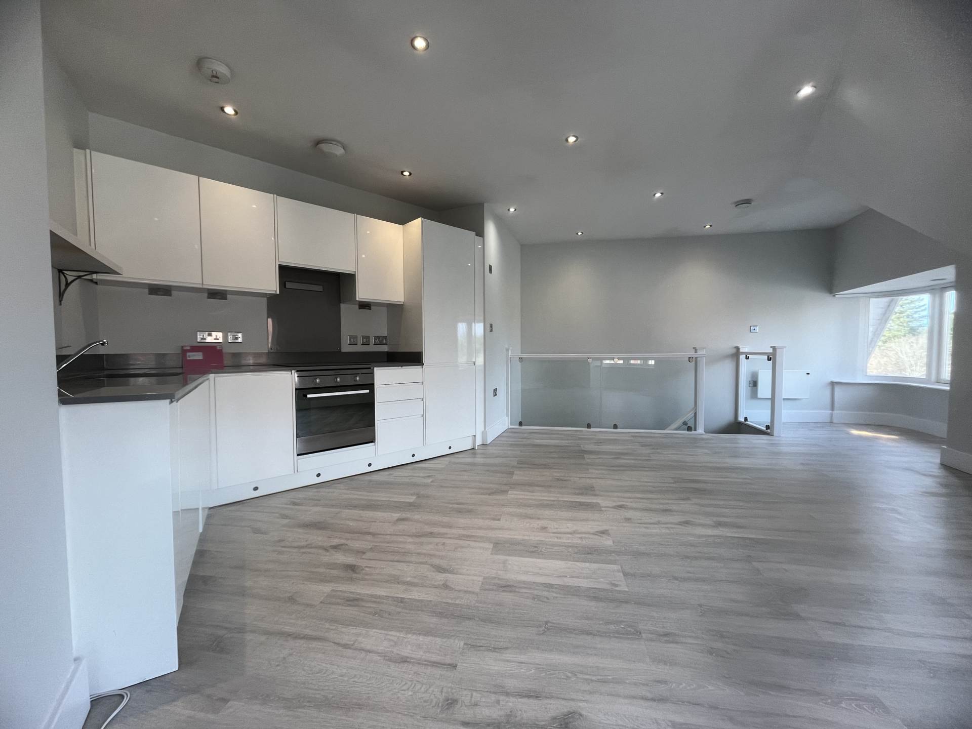 Queens Road, Westbourne, Image 2