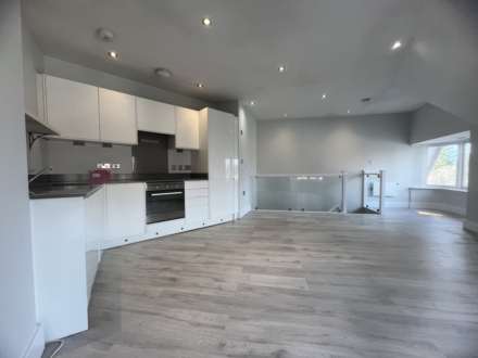 Queens Road, Westbourne, Image 2