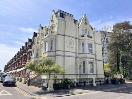 Westciff *Coastal Living | Character Charm | Prime Investment*, Image 9