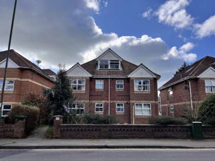 2 Bedroom Flat, Richmond Park Road, Bournemouth  * Great Rental Apartment *
