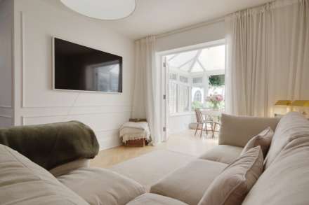Close Talbot Woods,  Bournemouth *Garden Apartment*, Image 2