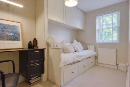 Close Talbot Woods,  Bournemouth *Garden Apartment*, Image 7
