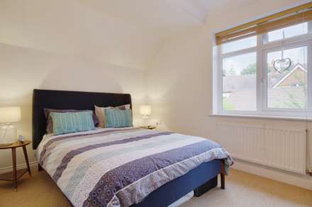 Dean Park Bournemouth * Sought After Location*, Image 6