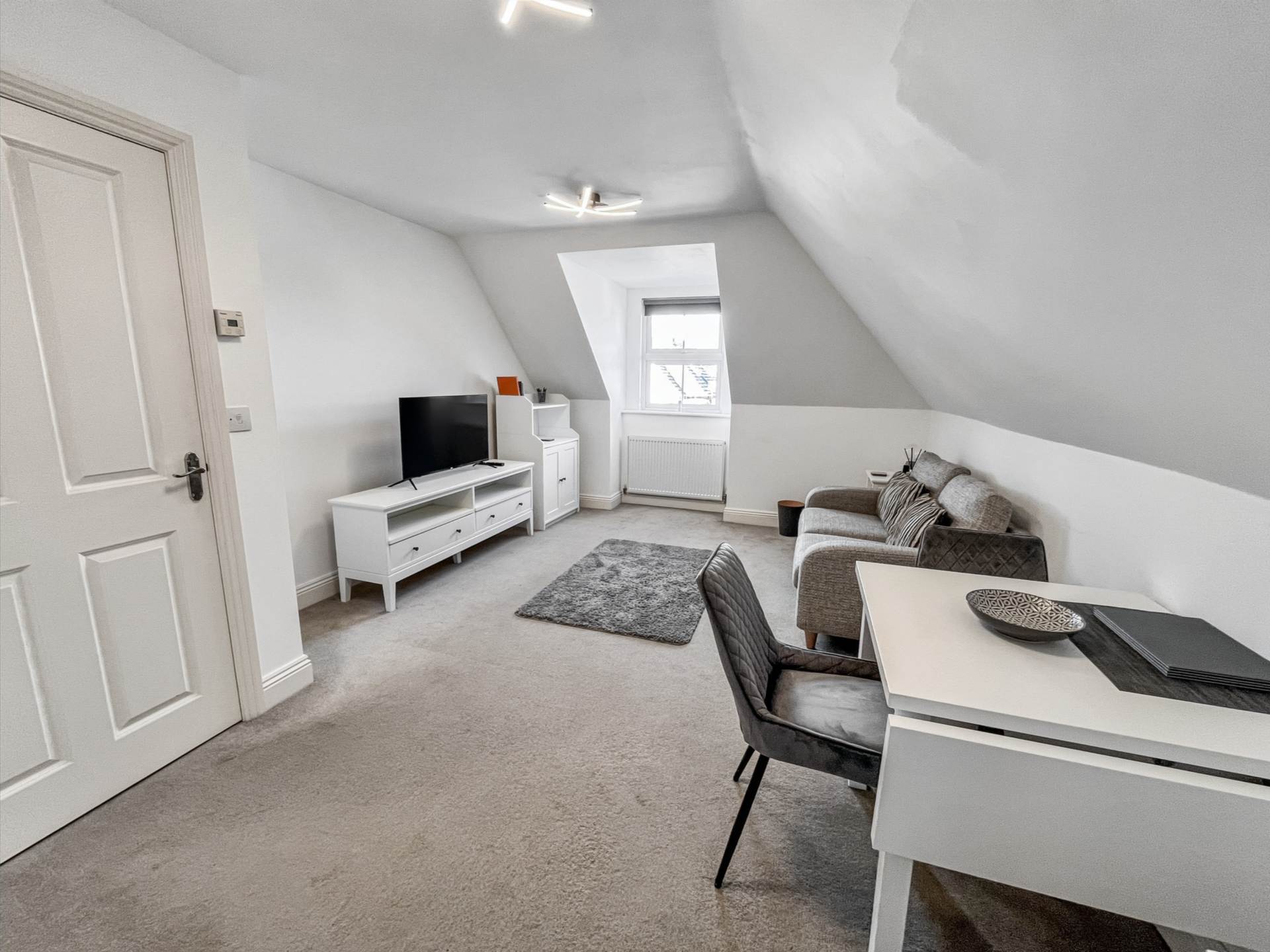 Capstone Road, Charmminster, Image 1