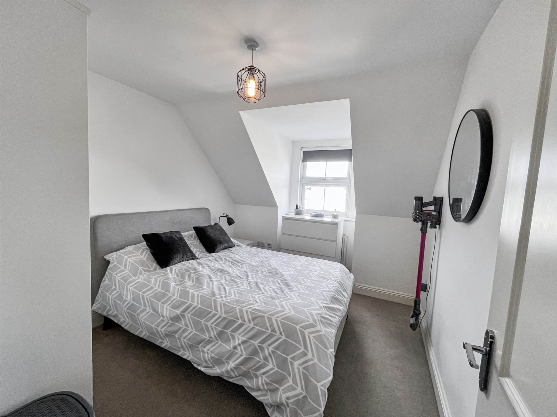 Capstone Road, Charmminster, Image 4