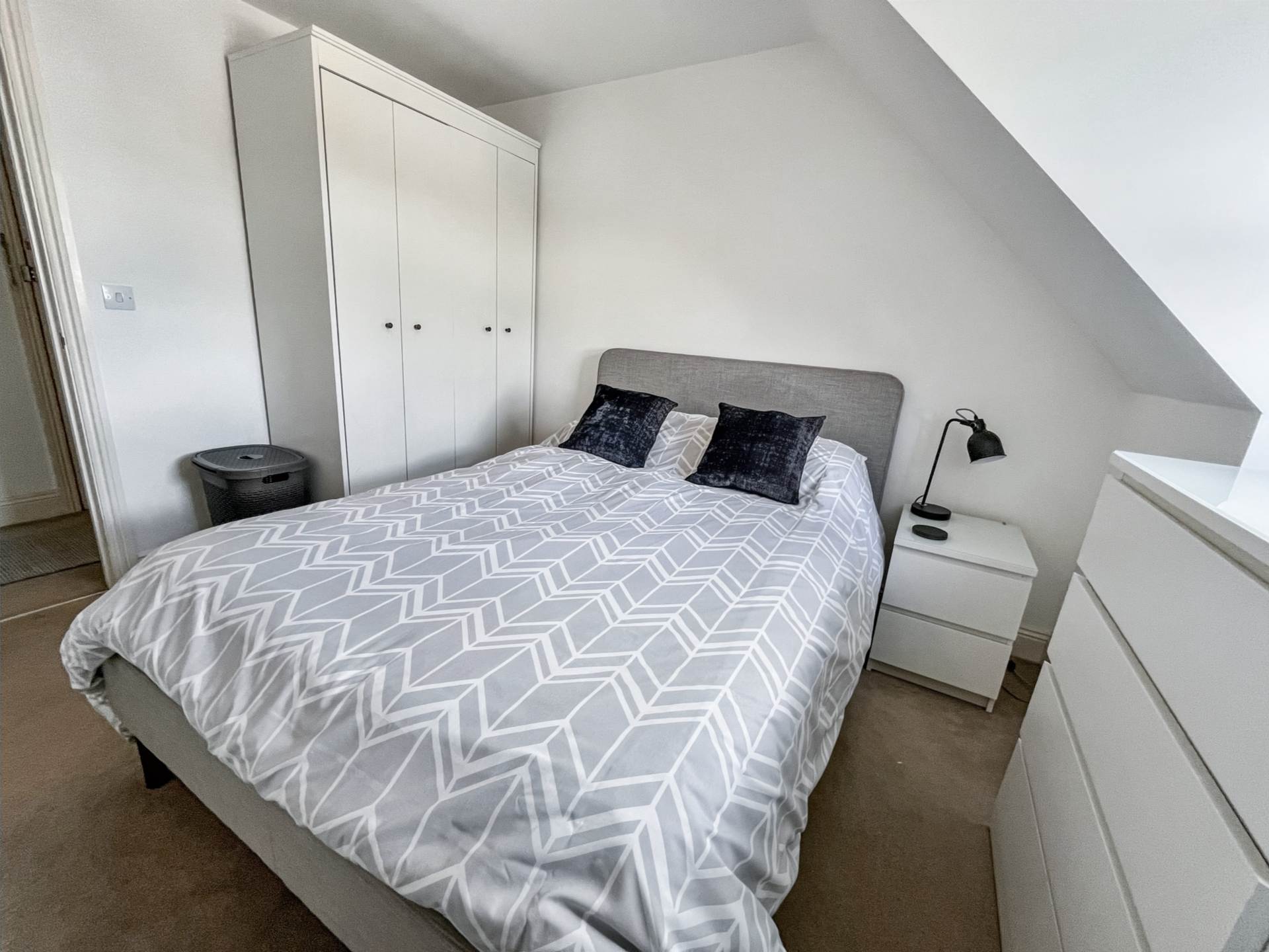 Capstone Road, Charmminster, Image 5