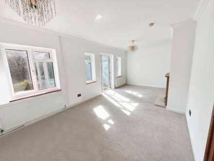 Montgomery Avenue, Bournemouth BH11, Image 2