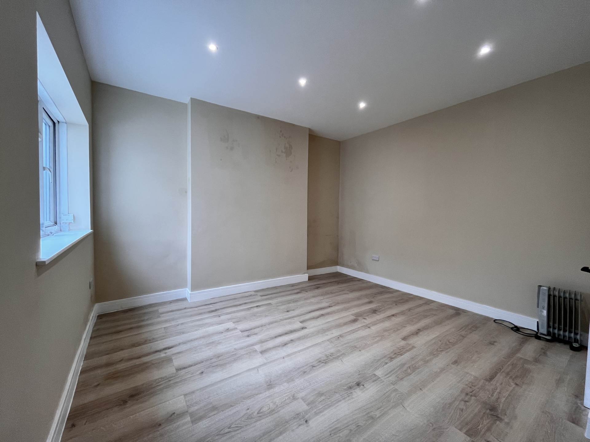 Christchurch Road, Bournemouth, Image 13