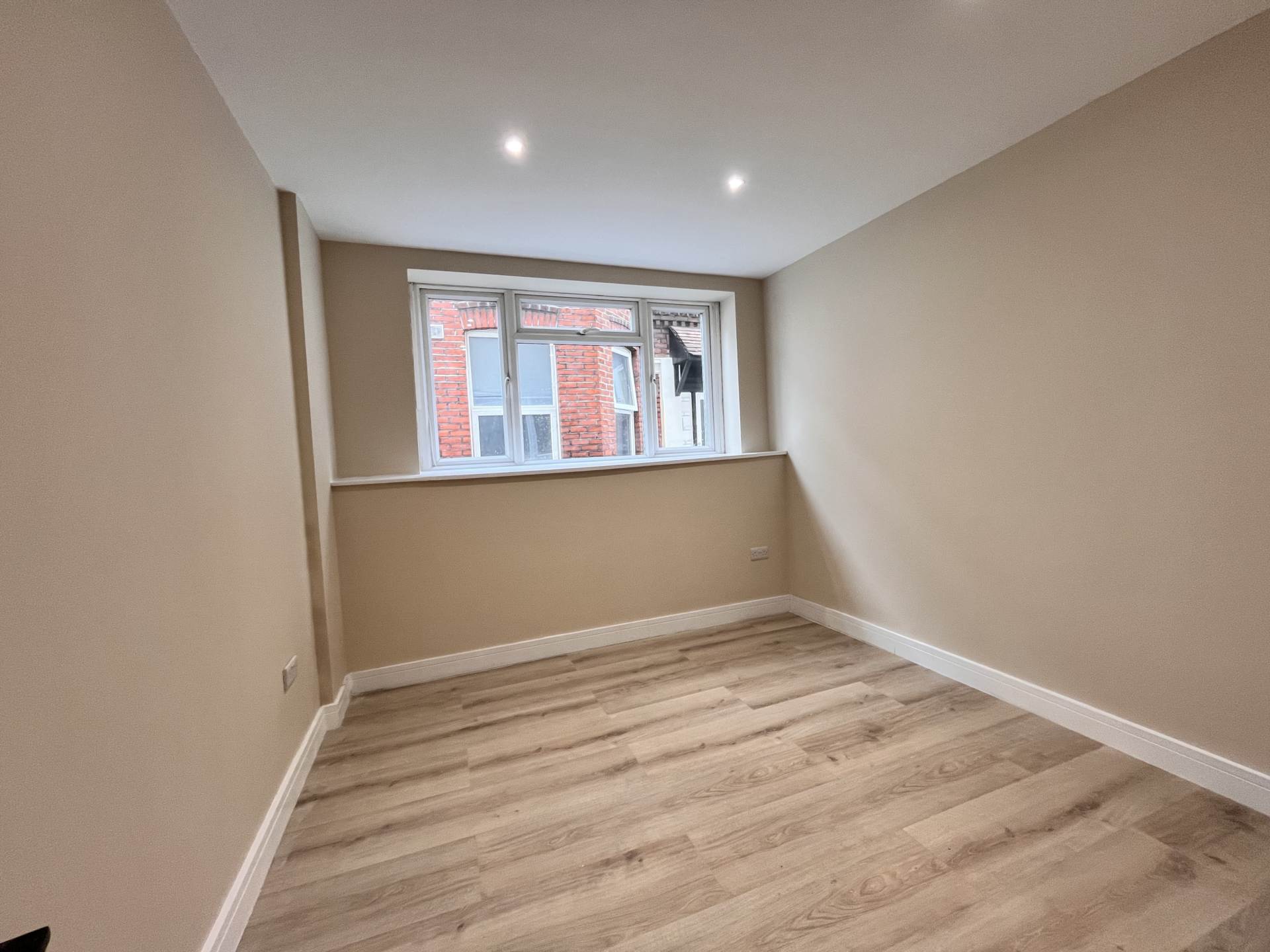 Christchurch Road, Bournemouth, Image 15