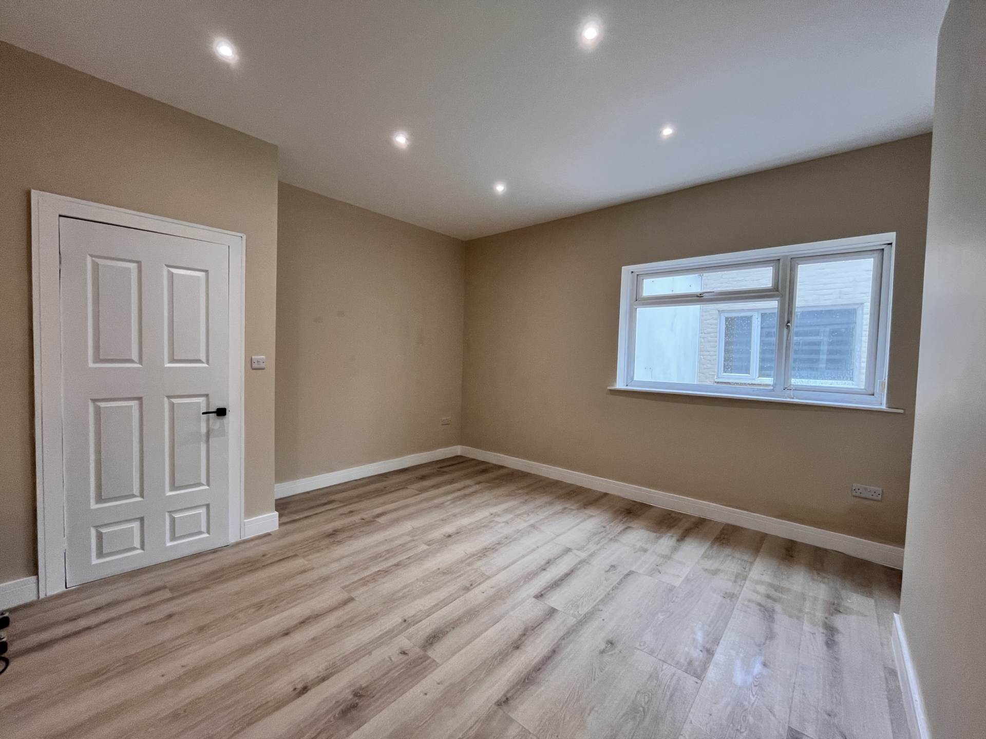 Christchurch Road, Bournemouth, Image 7