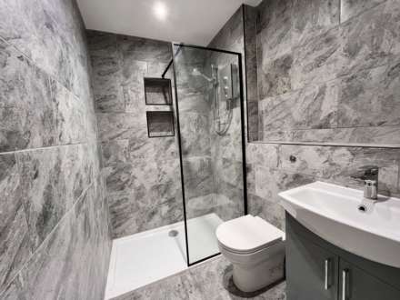 Christchurch Road, Bournemouth, Image 11