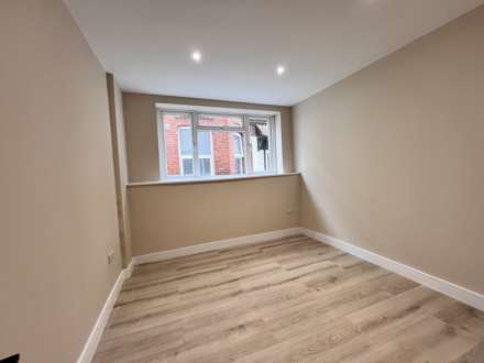 Christchurch Road, Bournemouth, Image 15