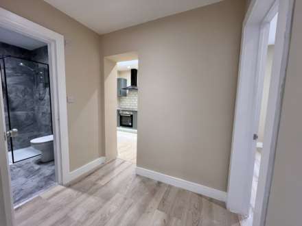 Christchurch Road, Bournemouth, Image 16