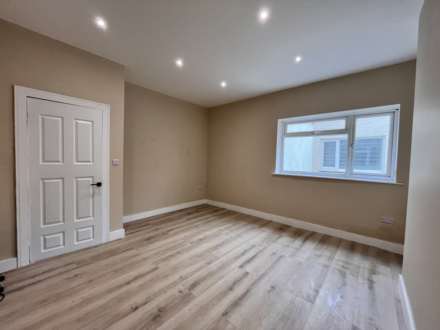 Christchurch Road, Bournemouth, Image 7