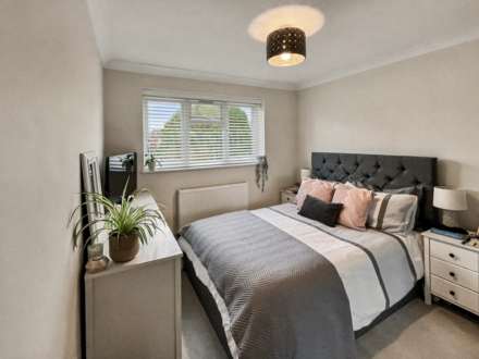 Throop, Bournemouth * Modern Retreat*, Image 5