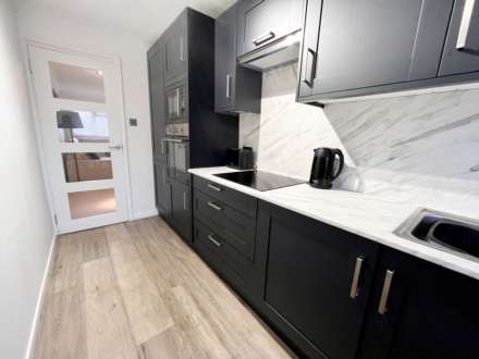 Throop, Bournemouth * Modern Retreat*, Image 9