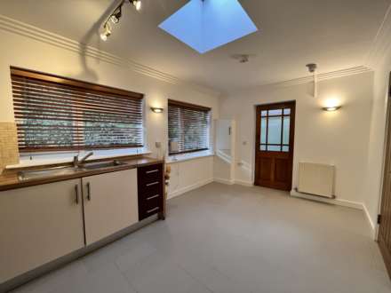 Central Bournemouth * Close To Pleasure Gardens*, Image 16