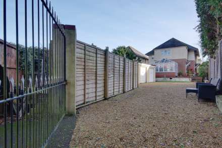 Queens Park South Drive, Bournemouth, Image 12
