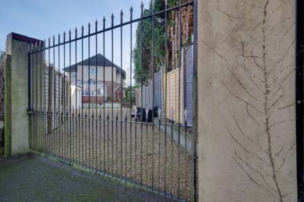 Queens Park South Drive, Bournemouth, Image 13