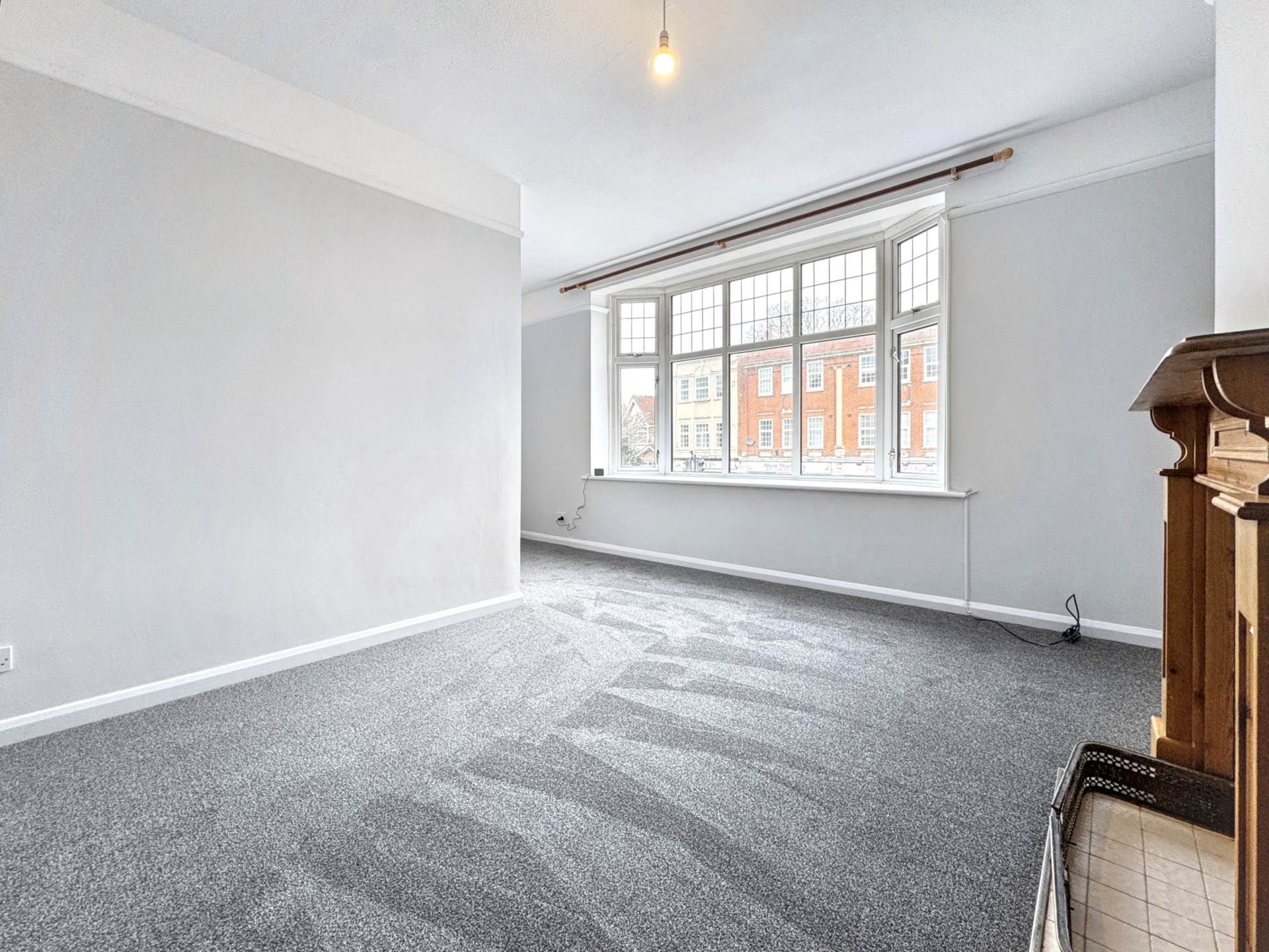 Penn Hill , Poole * Stunning Modernised Apartment *, Image 5