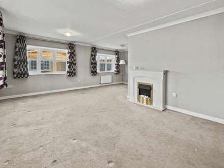 New Road, Bournemouth * Park Home*, Image 2