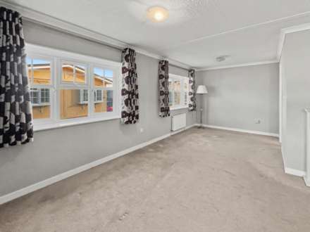 New Road, Bournemouth * Park Home*, Image 4