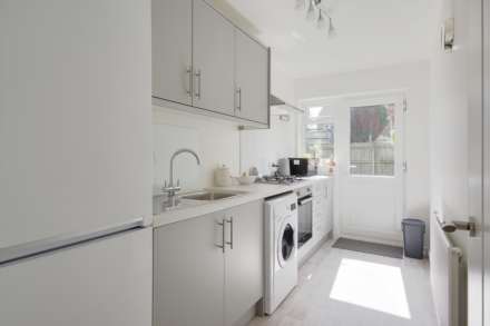 Throop, Bournemouth * Superb Garden Flat*, Image 5
