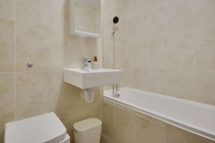 Throop, Bournemouth * Superb Garden Flat*, Image 8