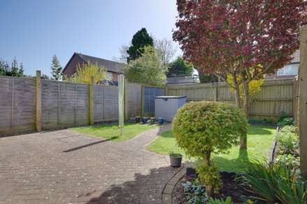 Throop, Bournemouth * Superb Garden Flat*, Image 9