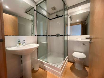 Three Bedroom Apartment at The Pinnacle, Bournemouth Town Centre, Image 6